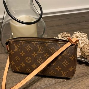 Louis Vuitton Pochette Monogram